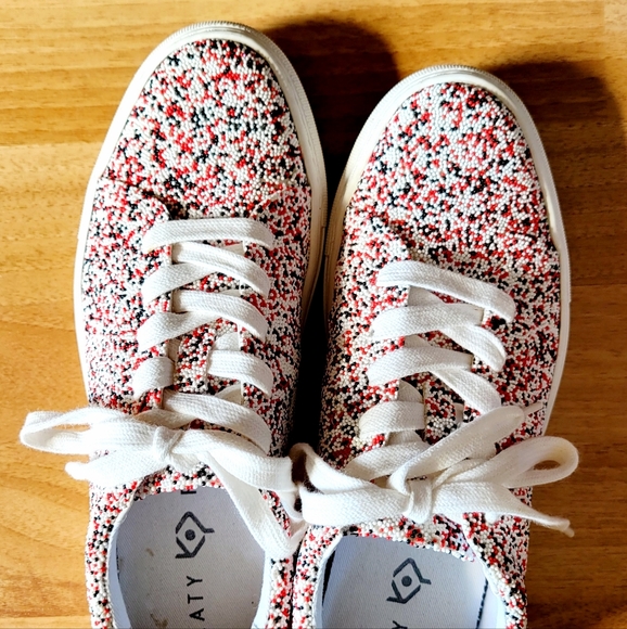 Katy Perry Sneakers, Size 6 - Picture 2 of 4